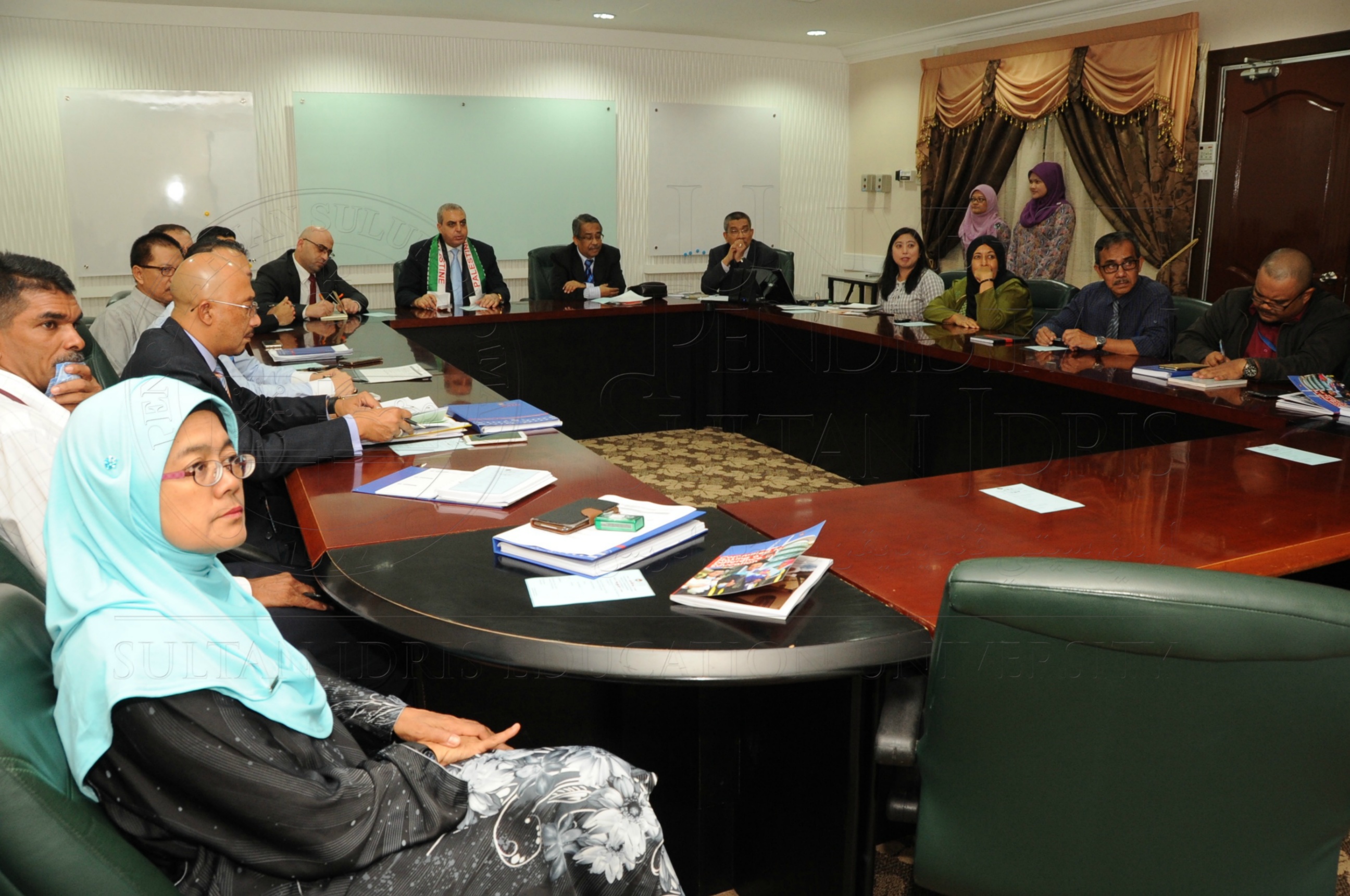 PRO 16 3 PALESTINEHAS 7643